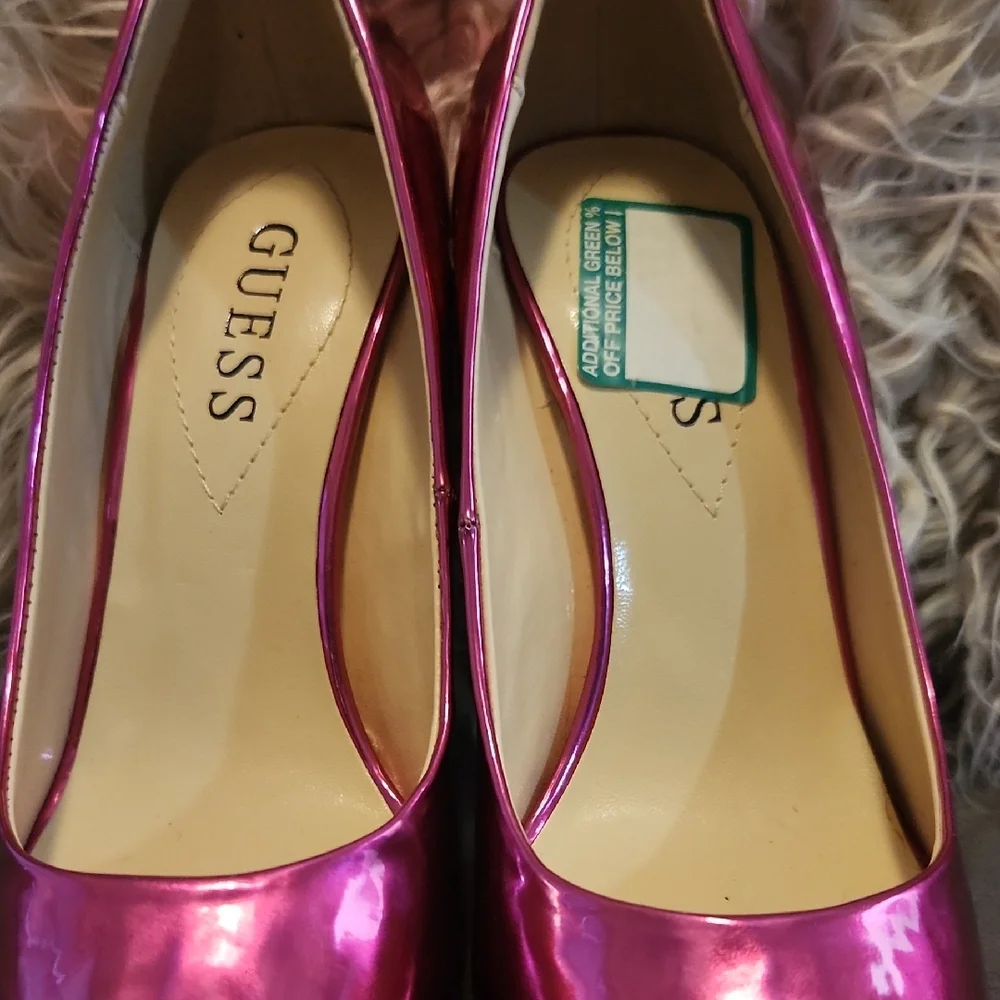 NWT Guess Shiny Pink Peep-Toe Heels - Picture 6 of 8
